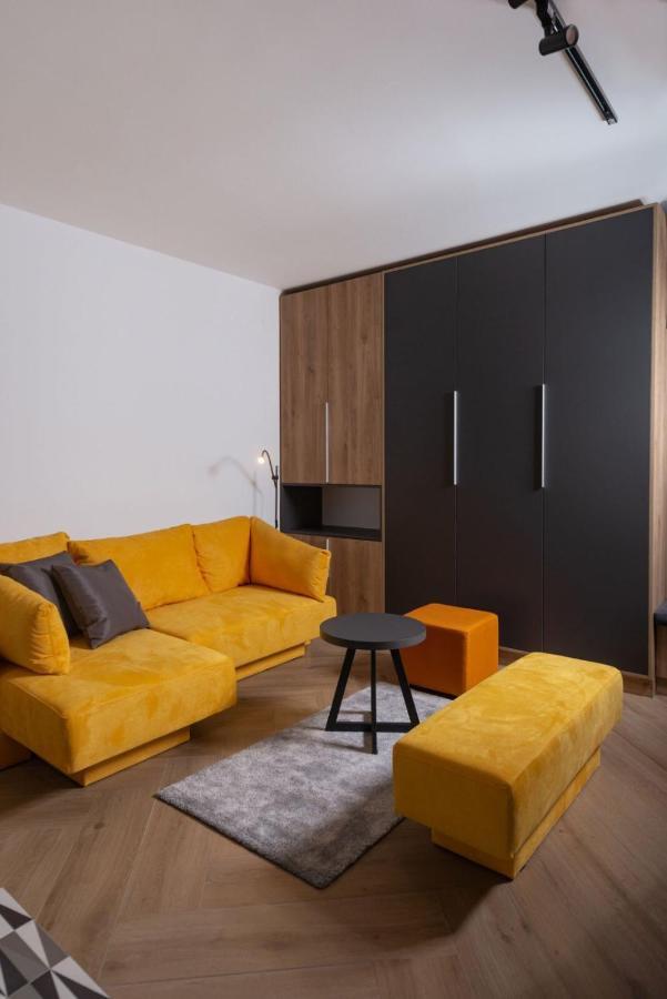 Republic Square Apartment - With Garage Novi Sad Dış mekan fotoğraf